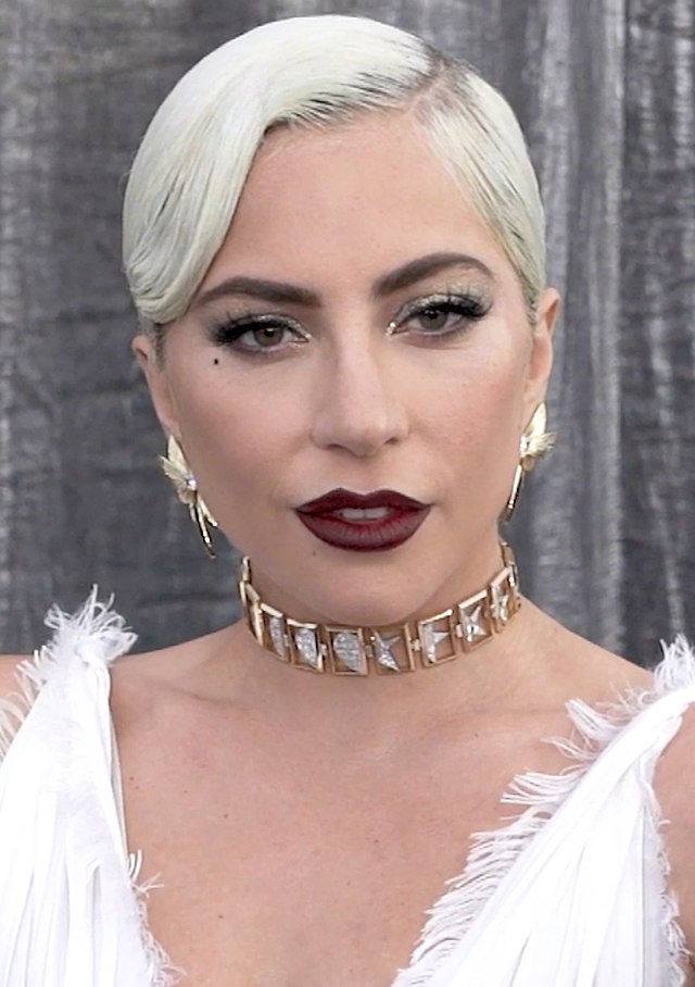Biodata Lady Gaga: Agama, Keluarga, Pacar, Fakta dan Karir