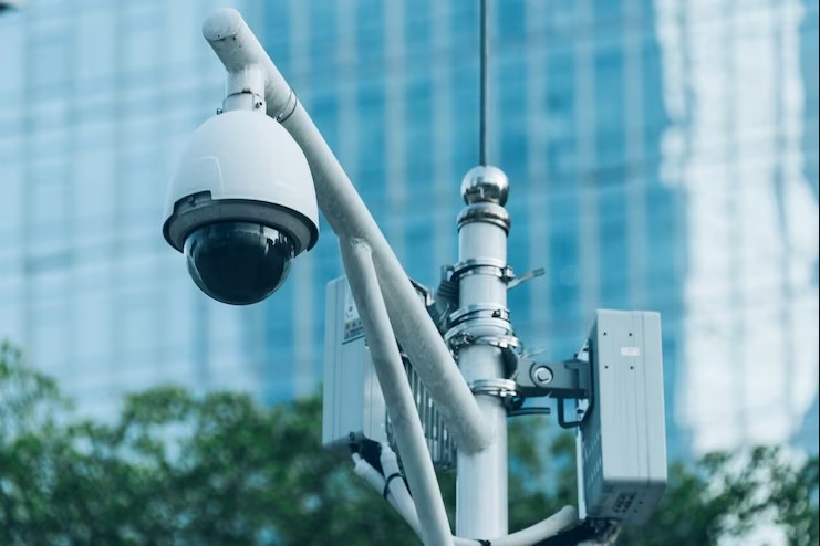 Smart CCTV di Lingkungan Outdoor Mess Karyawan