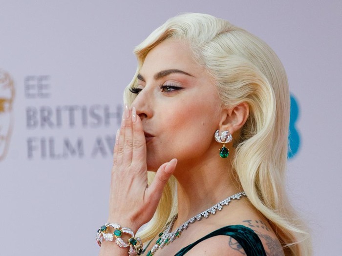 Biodata Lady Gaga: Agama, Keluarga, Pacar, Fakta dan Karir