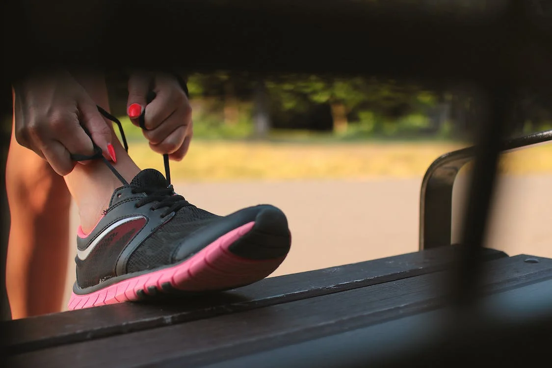 Rekomendasi Sepatu Running yang Bikin Jogging Makin Energik 